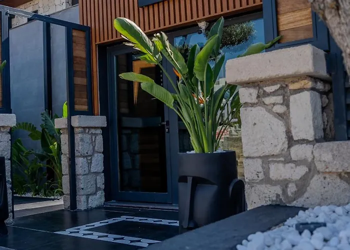 The Grey Alacati * Кешме