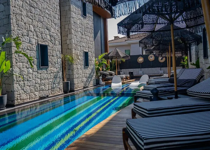 The Grey Alacati Кешме